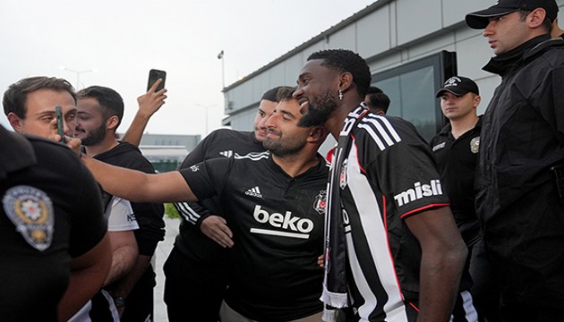 Beşiktaş Ndidi ile görüşmelere başladı