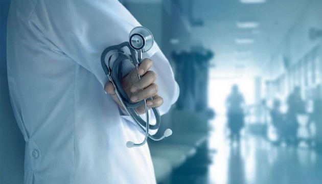 33 saat çalıştırılan cerrahi asistanı kaza geçirdi