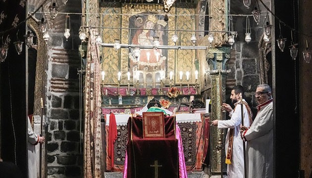 Diyarbakır'da Noel ayini yapıldı