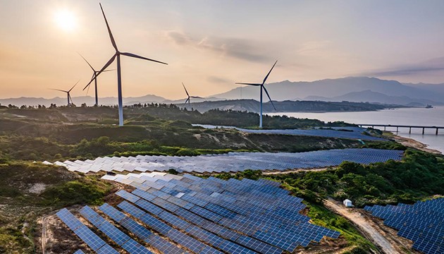 Yenilenebilir enerjinin üretimdeki payı artıyor