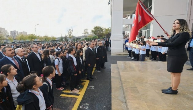 Öğrencilerden şehitler için saygı duruşu