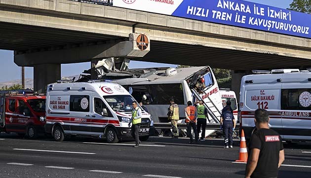 Otobüs kazasında hayatını kaybeden 5 kişinin cenazesi toprağa verildi