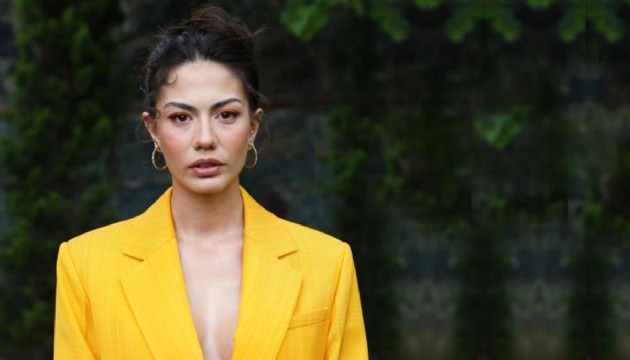 Demet Özdemir'den 'yılan' paylaşımı!