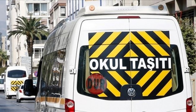 Okul servisinde tartıştığı öğrenciyi yaraladı