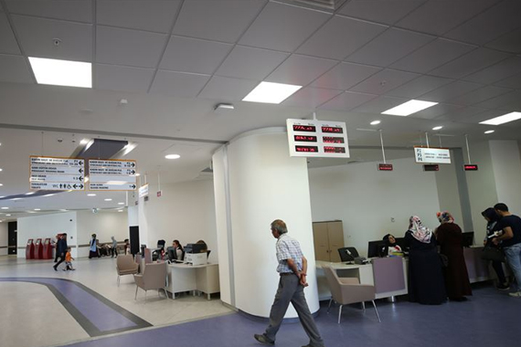 Uzman isim uyardı: Özel hastanelerde 'ilave ücret' tuzağına düşmeyin