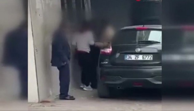 Sokak ortasında uyuşturucu sattılar