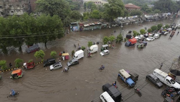 Pakistan'da şiddetli yağışlar sebebiyle 10 kişi hayatını kaybetti