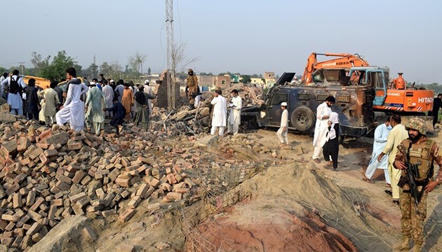 Pakistan'da intihar saldırısı