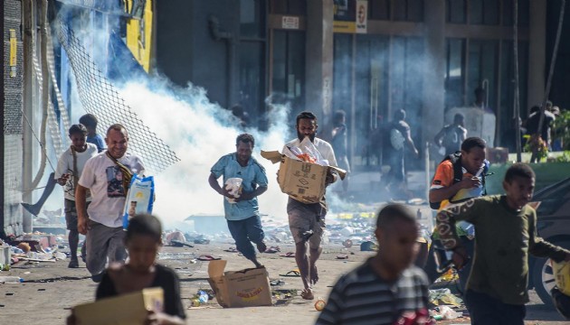 Papua Yeni Gine'de 6,3 büyüklüğünde deprem