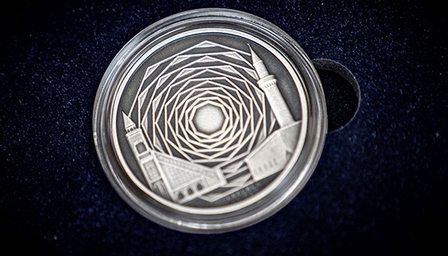 Tarihi cami için hatıra parası basıldı