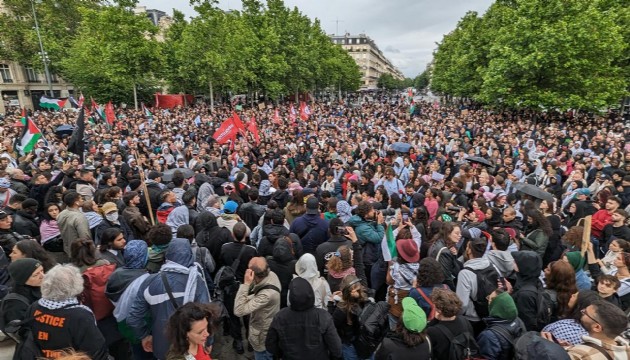 Paris'te Filistinlilerle dayanışma gösterisi düzenlendi