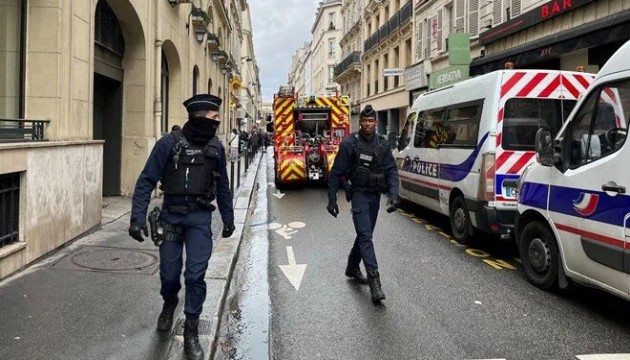 Paris'te silahlı saldırı!