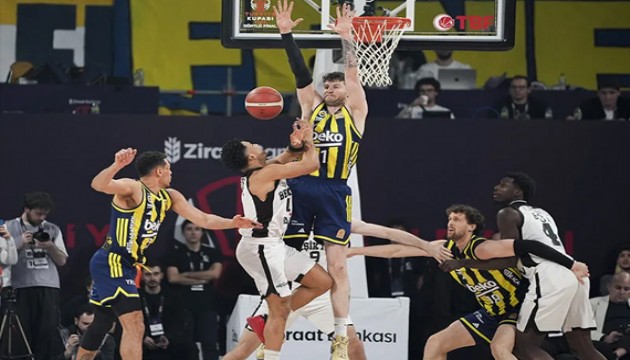 Türkiye Kupası Fenerbahçe'nin: Finalde Beşiktaş'a 17 sayı fark