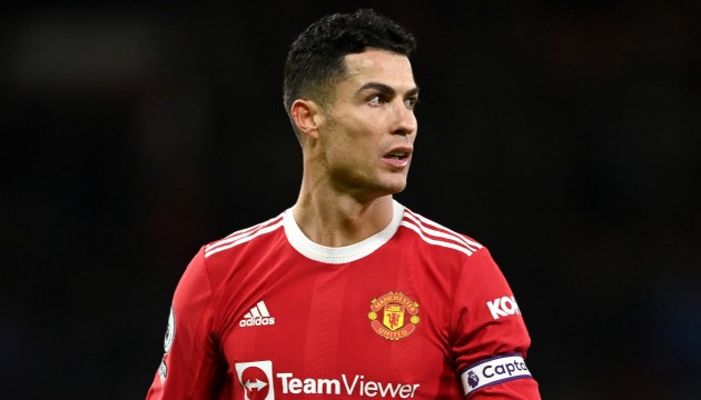 Ronaldo Manchester United'a ayrılmak istediğini bildirdi!