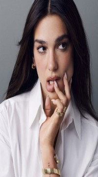 Dua Lipa'dan yeni balayı kareleri!