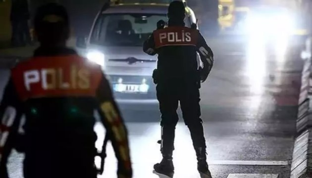 Polis memurunun aracından uyuşturucu çıktı