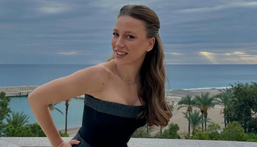 Serenay Sarıkaya lüks teknede tatilde!