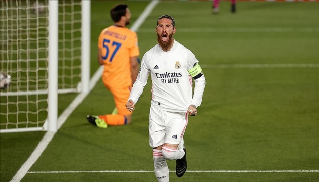 Sergio Ramos imzayı attı