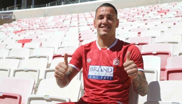 Sivasspor'dan flaş transfer! Rey Manaj'ı getirdiler