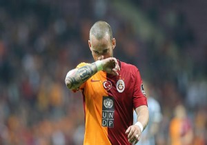 Sneijder sürprizi!