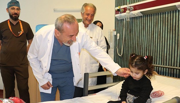 Lavabo açıcı içen çocuktan sevindiren haber