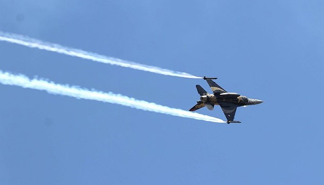 SOLOTÜRK, Fırat Üniversitesi için uçuş yaptı