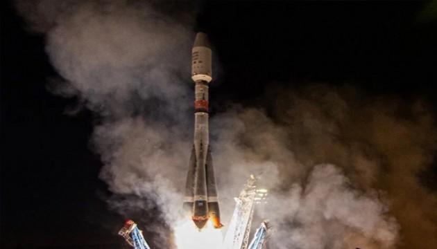 SpaceX rakibi OneWeB'in uydularını fırlattı