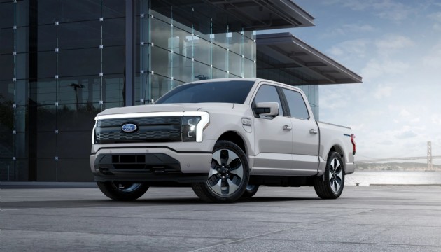 Ford, elektrikli pick-up'ı F-150 Lightning'in üretimini azaltıyor