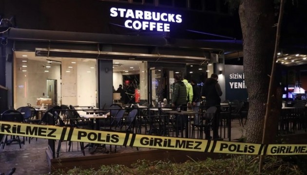 Starbucks'a silahlı saldırı!