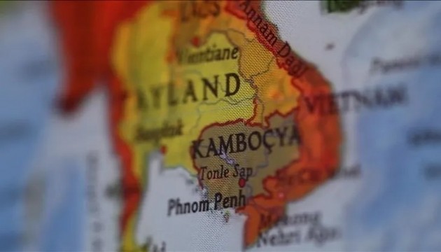 Tayland, ateşkesin askıya alınmasıyla Kamboçya'ya saldırdı