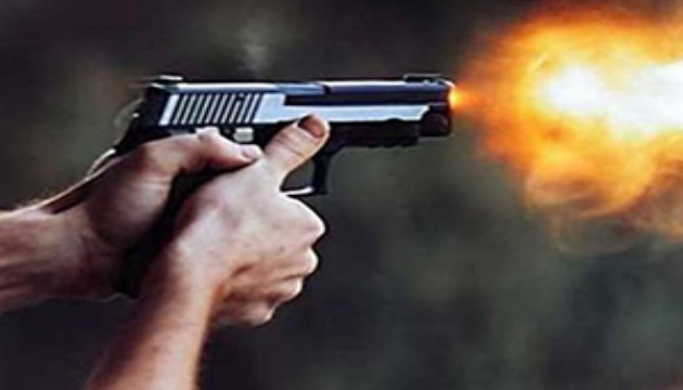 Adana'da bir kişi, boşandığı eşini silahla öldürdü