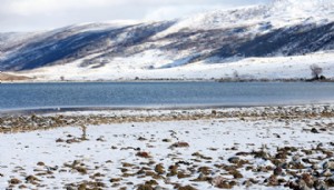 Aktaş Gölü beyaza büründü