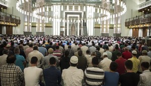 Cuma hutbesinde uyuşturucu uyarısı