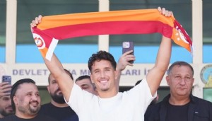 Deniz Gül Galatasaray için İstanbul'a geldi