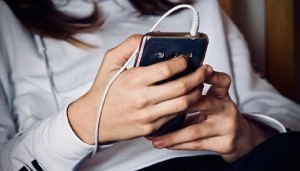 Liselerde cep telefonu yasaklandı