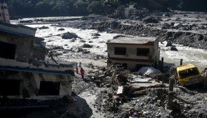 Sel ve heyelan felaketi: Ülke alarma geçti