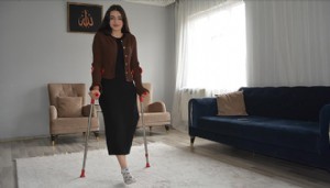 Hayali protez bacakla yürümek