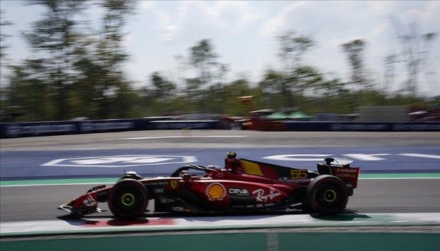 F1 Singapur Grand Prix'sinde zafer Carlos Sainz'ın