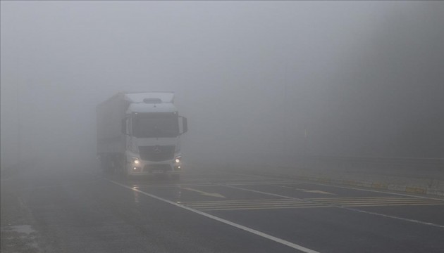 Bolu'da yoğun sis ulaşımı olumsuz etkiledi