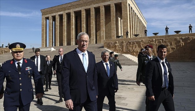 İsrail Savunma Bakanı Anıtkabir'de!