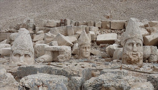 Devasa heykellere uygulanan nano kireç uygulaması olumlu sonuç verdi