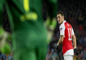 Arsenal'da ayın futbolcusu Mesut Özil