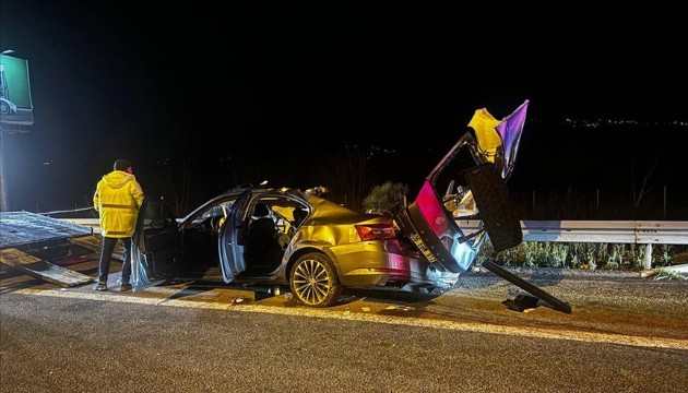 Sakarya'da trafik kazası: 1 koruma polisi hayatını kaybetti