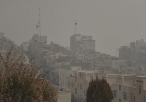 Tahran'da hava kirliliği sebebiyle okullar yarın tatil edildi