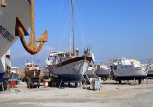 Tekneler turizm sezonuna hazırlanıyor