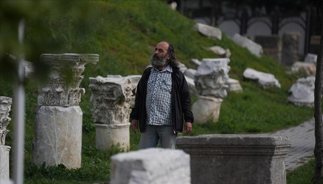 45 yılı geride bıraktı... Usta tiyatrocu Aydan Çakır: Dünyadaki bütün çocukların gülmesi için...