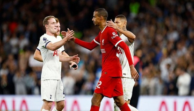 Tottenham, Liverpool'u son anda devirdi