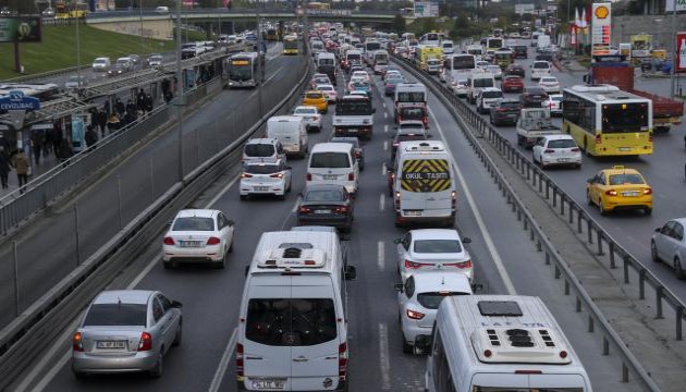 İstanbul trafiği felç oldu!