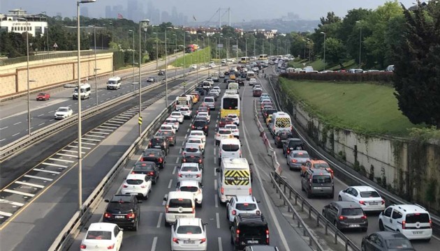 İstanbul trafiği felç oldu! İşte nedeni