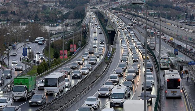 2024'te 2 milyondan fazla araç trafiğe kayıt oldu